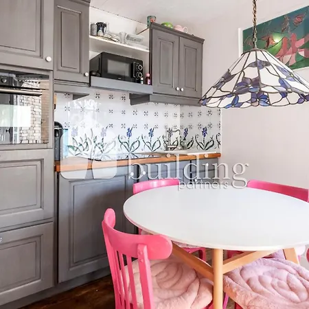 Master And Kids Bdrs Separated From Rest Of The House Homestay Paris